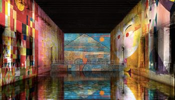 Exposition immersive de Klee aux bassins de Lumières